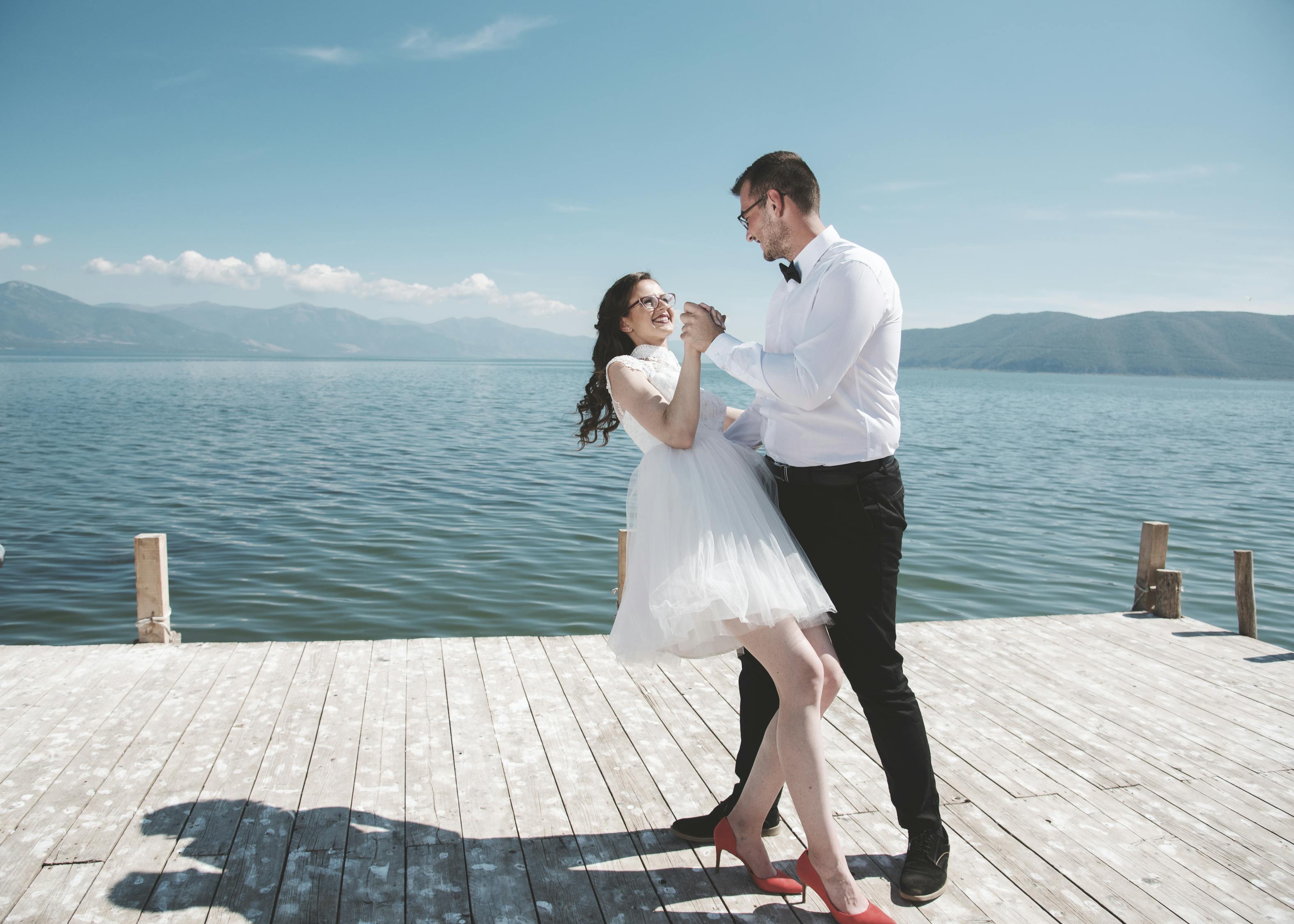 黄子韬求婚徐艺洋，浪漫之约的甜蜜瞬间