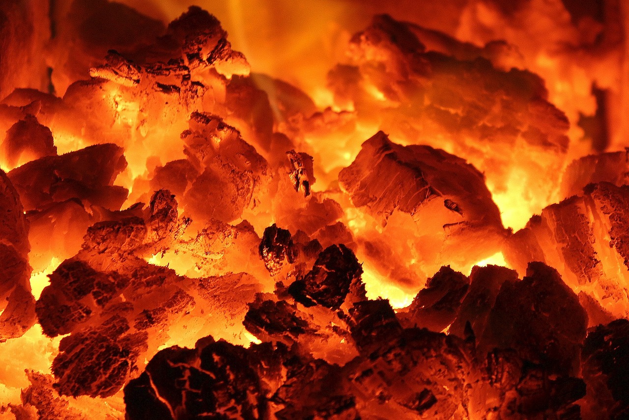 美的空调自燃起火事件分析