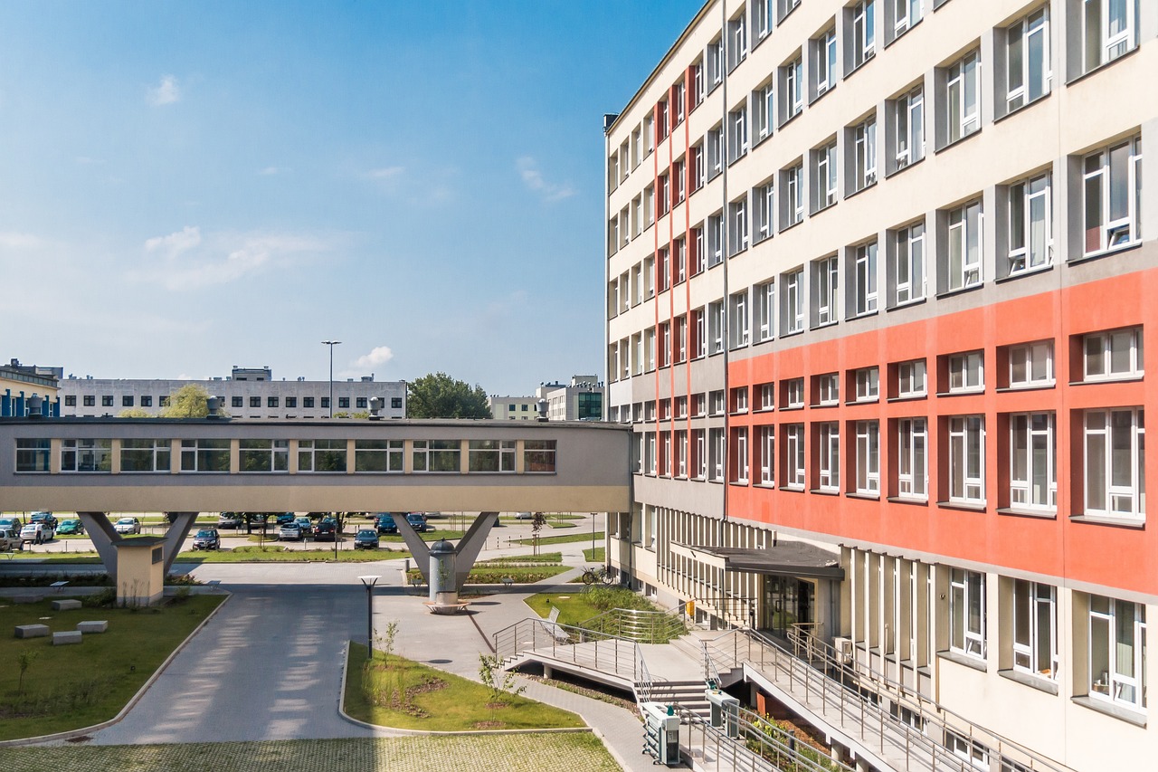 高校缩短建筑类学制，机遇与挑战并存