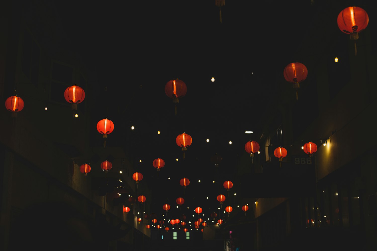 点亮创意之光，如何为灯笼取一个悦耳动听的名字